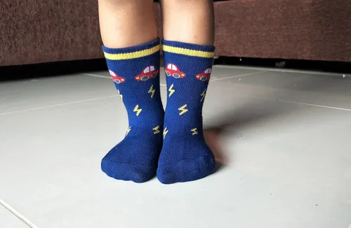 Vista 3 de RATIVE RB-71112 - Calcetines antideslizantes con agarres para bebés y niños pequeños