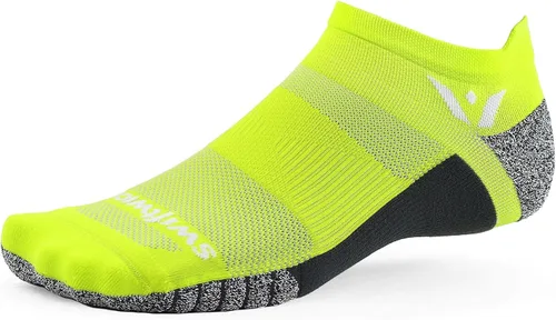Vista 25 de Swiftwick - Calcetines antideslizantes para correr FLITE XT invisibles, calcetines de golf, máxima estabilidad Negro