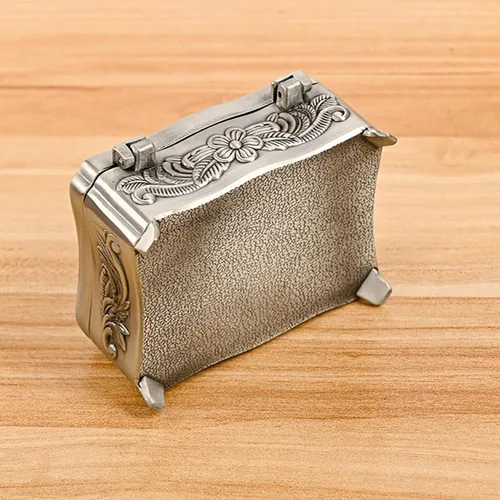 Vista 3 de Joyero vintage personalizado caja de metal personalizada con nombre, pequeño organizador de almacenamiento de joyas, caja de regalo de recuerdo
