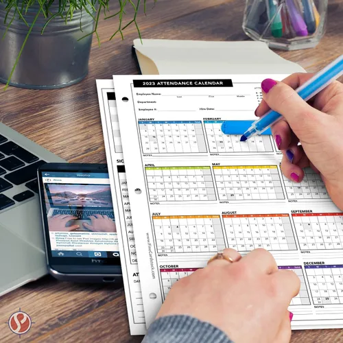 Vista 3 de Tarjeta de calendario de asistencia 2023 - Gran rastreador de trabajo para empleados Impreso en cartulina duradera y gruesa de 80 libras (216 gsm)