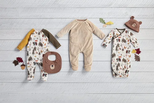 Vista 2 de Mud Pie Conjunto de dormir Forrest con babero para bebé niño