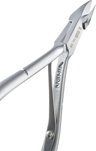 Vista 5 de Pinza de cutícula de acero duro de alta calidad, D-506, pinza de precisión para uñas con mandíbula completa chapada en gris y resorte único