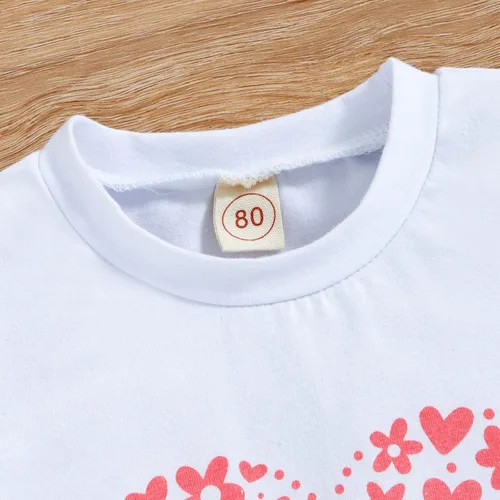 Vista 5 de TBUIALL Ropa de niña para el día de San Valentín, manga corta, camiseta con letras, sin botones, pantalones acampanados, trajes para niños