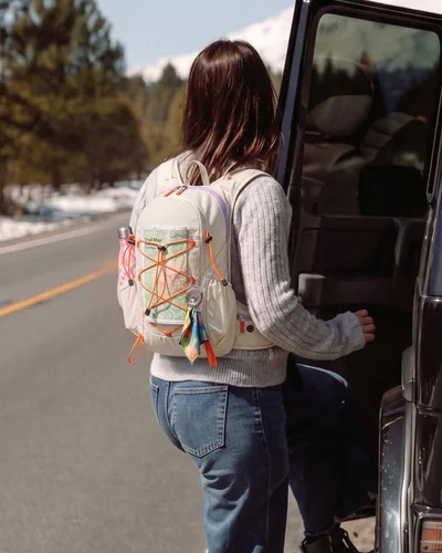 Vista 2 de Mochila pequeña para senderismo, camping, mochila para mujer, viaje y Beige