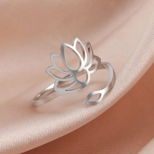 Vista 4 de kkjoy Anillo de yoga de flor de loto de acero inoxidable con diseño de loto ajustable, anillo de dedo abierto, regalo inspirador para mujeres