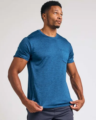 Vista 2 de Real Essentials Paquete de 4 camiseta deportiva de manga corta Dry-Fit para hombre (disponible en tallas grandes y altas)