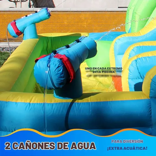 Vista 2 de Mi primer tobogán inflable de agua Sportspower, picos gemelos