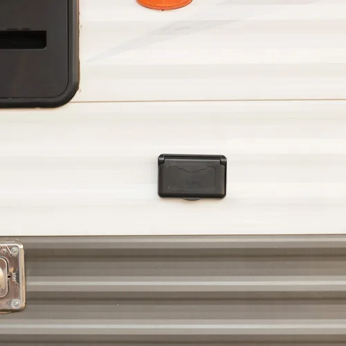 Vista 3 de RVGUARD Cubierta de receptáculo resistente a la intemperie con muelle para RV en negro (incluye receptáculo)