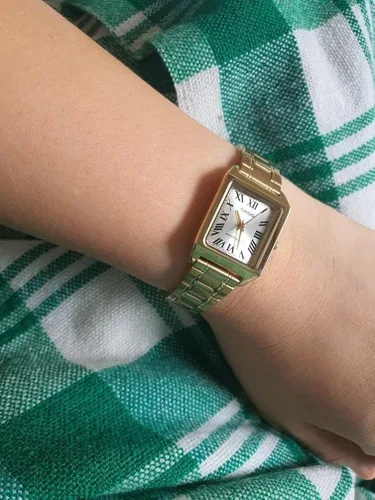 Vista 8 de Casio LTP-V007G-9B - Reloj de vestir rectangular de acero inoxidable con esfera dorada romana para mujer, Oro, Movimiento de cuarzo