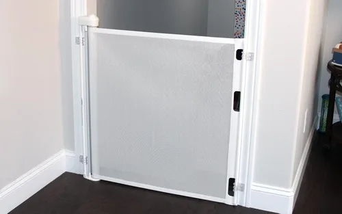 Vista 8 de Puerta retráctil bebé seguridad Retract-A-Gate, Negro