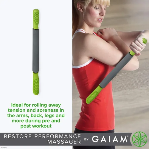 Vista 4 de Gaiam Restore Rodillo de masaje - (Dimensiones: 19 "L) Masajeador muscular de mano acolchado de espuma Asas de agarre cómodas Construcción