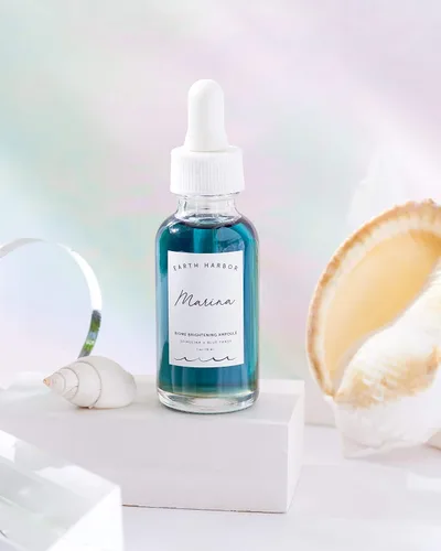 Vista 5 de Earth Harbor Ampolla iluminadora MARINA Biome - Ilumina y equilibra Blue Tansy + Spirulina + Squalane 1 fl oz