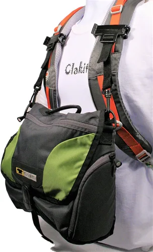 Vista 2 de Clip de engranaje (paquete de 3), cierre multiusos para accesorios de clip a correas delanteras de mochila