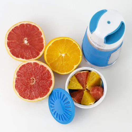 Vista 3 de Fruition - Botella de agua con infusor de frutas, cesta de infusión instantánea para frutas y té, duradera, a prueba de fugas, capacidad de 20 Rosado