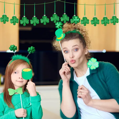 Vista 5 de Aurelema 12 adornos grandes de trébol del día de San Patricio de 2.36 pulgadas para árbol, adornos de trébol verde irlandés, decoraciones