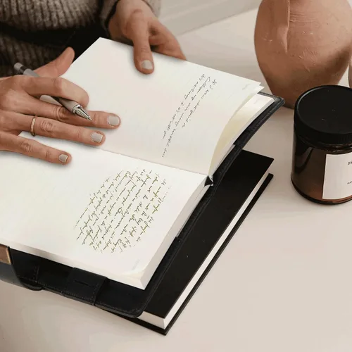 Vista 8 de TIEFOSSI Diario de Cuero Dragón, Cuaderno de Tapa Dura, Diario Recargable con Cerradura, Cuadernos de Escritura con Papel Rayado/En Blanco