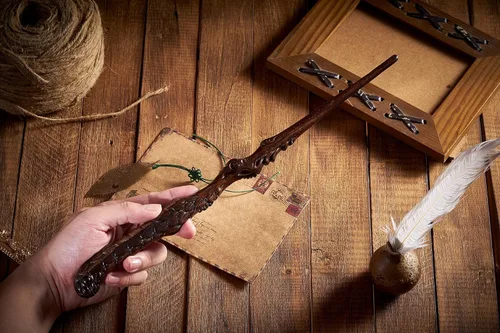 Vista 4 de Handicraftviet Phoenix's Tail Wand, Hand – Carved Wooden Wizard Wands for Magical Adventure, 15In Wood Wands for Child and Adult, Great Party