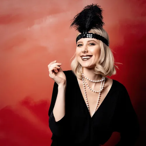 Vista 3 de 18 piezas de accesorios de aleta con diadema de plumas para mujer, collares de perlas