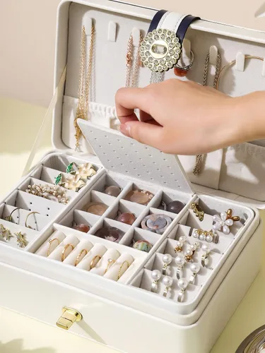 Vista 5 de AOSIFIEL Joyero y organizador para mujeres, adolescentes, niños, aretes, joyero con colgador de collar, caja de joyería de pie de piel sintética