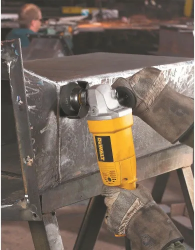 Vista 2 de DEWALT Amoladora angular, mediana, 5 pulgadas, 5 amperios (DW831), amarillo
