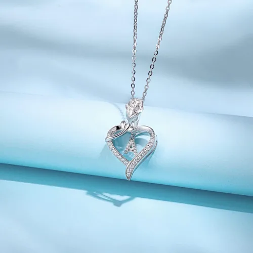 Vista 3 de Agvana Regalos para el día de San Valentín para ella, collares con inicial de plata esterlina para mujer, collar con dije de corazón de flor
