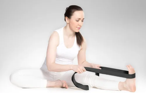 Vista 2 de YogaAccessories Correa de yoga de algodón con hebilla de cincha de 8' Negro