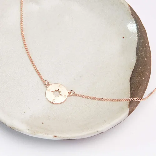 Vista 2 de Dear Ava Collar de regalo para mujeres y niñas, colgante de joyería moderna ajustable, idea de regalo de amor para ella con tarjeta sincera, regalos