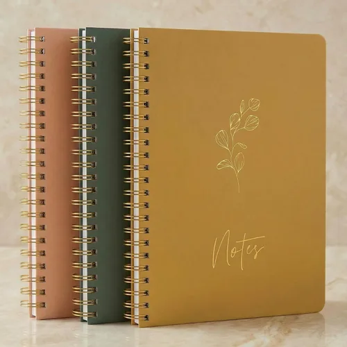 Vista 13 de ZICOTO Set de 3 Cuadernos de Espiral Estéticos para Mujeres - Lindo Diario/Cuaderno de 7x5 con Páginas Rayadas de Regla Universitaria - Suministros