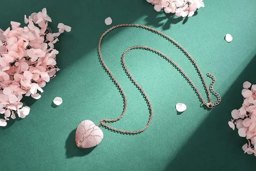 Vista 2 de QINJIEJIE Collar de cristal de cuarzo con cristales curativos para mujeres, regalo para el día de la madre, piedras preciosas de amor de cuarzo