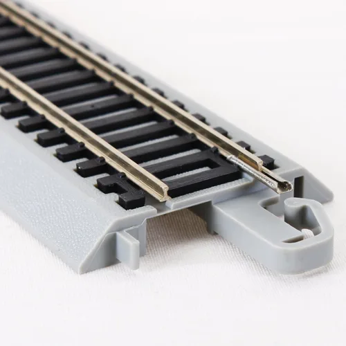 Vista 2 de Bachmann Trains - E-Z COMMAND DCC EQUIPPED TURNOUT – IZQUIERDA - PISTA E-Z DE PLATA NÍQUEL Con Roadbed Gris - Escala HO, Mediana