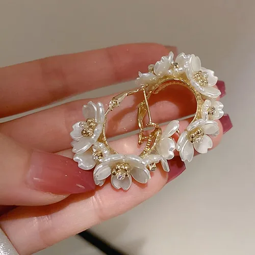 Vista 6 de Aretes para mujer, 1 par de aretes de aro geométricos brillantes con incrustaciones de diamantes de imitación a juego, aretes de círculo de empalme