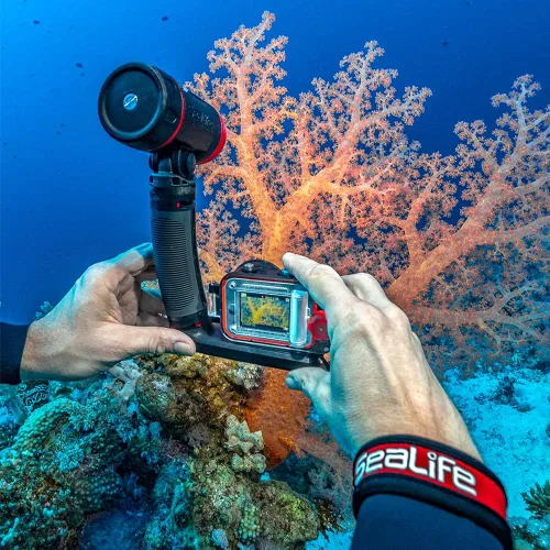 Vista 2 de SeaLife ReefMaster RM-4K Cámara de acción subacuática con video 4K e imágenes fijas de 14 mp, modos de escena subacuática, lente gran angular