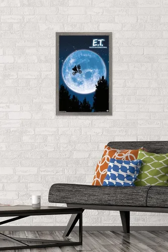 Vista 2 de Trends International E.T. The Extraterrestre - Póster de pared, 14.725 x 22.375 pulgadas, versión enmarcada de madera de granero Versión enmarcada