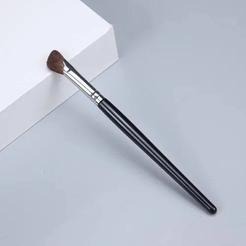 Vista 6 de Cepillo de sombra de ojos, forma de hoz suave pony pelo sombreado cepillo de sombra nasal, mango de madera negro