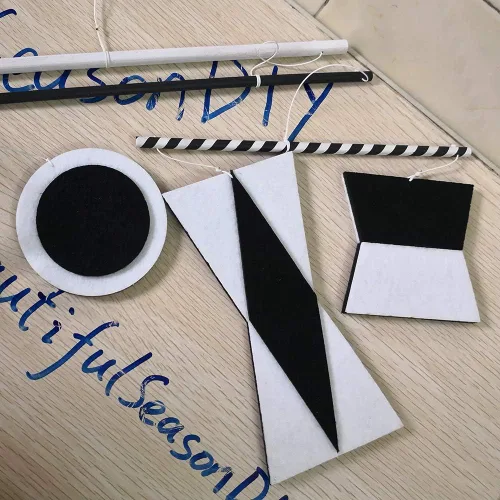 Vista 5 de LERYDESI Munari Baby Mobile Toy Montessori Mobile Mobile White Black Baby Mobile Thick Felt Hecho a mano. Juguetes de reconocimiento