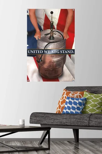 Vista 2 de Trends International United We Keg - Póster de pared con soporte, 22.37 x 34.00 pulgadas, paquete de póster y pasador de empuje prémium