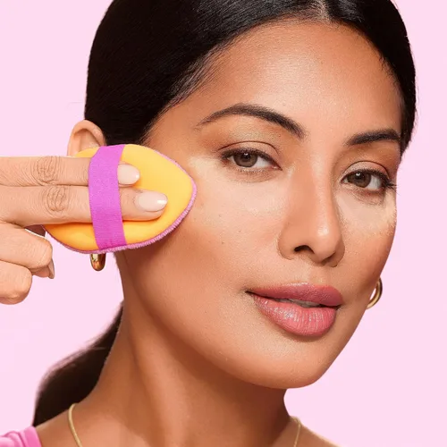 Vista 13 de Real Techniques Esponja milagrosa para la piel + Polvo de maquillaje 2 en 1, esponja para mezclar maquillaje y polvo de doble cara, para líquidos