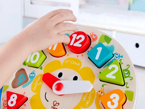 Vista 7 de Hape Juego de rompecabezas de reloj grueso, multicolor, 9.65 x 1.38 pulgadas