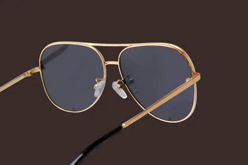 Vista 4 de ADE WU Gafas de sol estilo aviador retro de gran tamaño para mujer, clásicas, negras, doradas, de metal, vintage, grandes pilotos