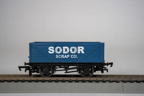 Vista 2 de Thomas & Friends - Sodor Scrap Co. Wagon - Escala HO