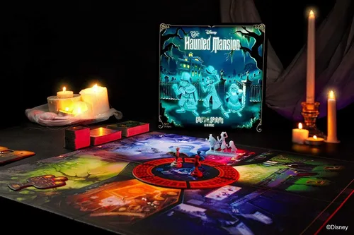 Vista 3 de Funko Disney The Haunted Mansion - Juego de mesa Call of The Spirits
