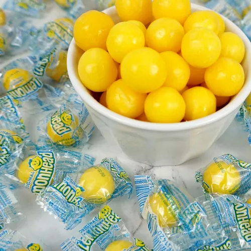 Vista 2 de Lemonheads Candy, bolsa a granel de 1 libra (aproximadamente 60 piezas), caramelos duros agrios, caramelos amarillos, caramelos Lemonhead a granel