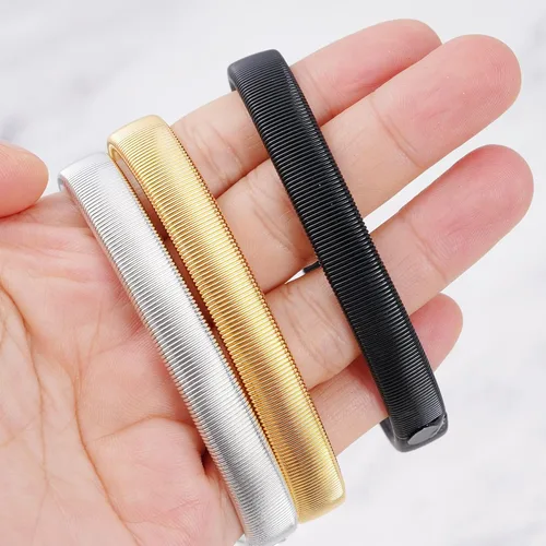 Vista 3 de SUMERSHA 6 piezas de soportes de manga para camisa, brazaletes de metal elásticos antideslizantes de manga larga para hombres y mujeres