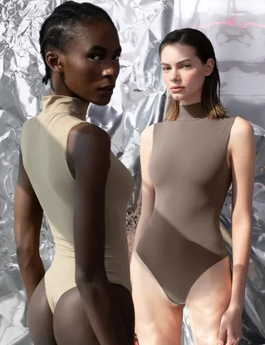 Vista 24 de PUMIEY Body sin mangas con cuello alto falso para mujer, colección Sharp