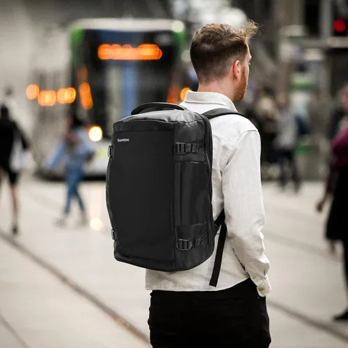 Vista 8 de Mochila de viaje tomtoc, equipaje de mano aprobado para vuelos y compatible con TSA, Negro, 40 L
