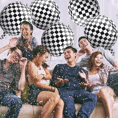 Vista 5 de 14 globos de aluminio a cuadros de 22 pulgadas, globos de tablero de ajedrez blanco y negro, globos de cumpleaños con cinta negra para decoración