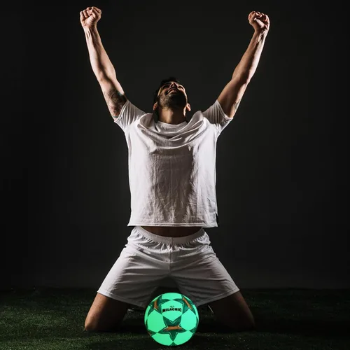 Vista 6 de Balón de fútbol que brilla en la oscuridad, tamaño 3/4/5 con bomba, bolas de fútbol luminosas brillantes, regalos para adolescentes, jóvenes