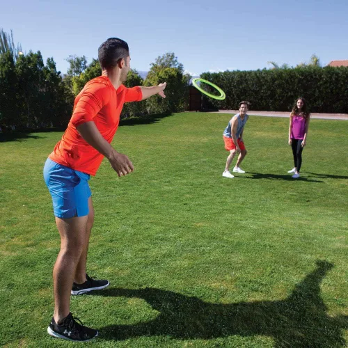 Vista 5 de Aerobie Pro Ring juguete al aire libre para niños, para niños y niñas, todas las edades, colores pueden variar