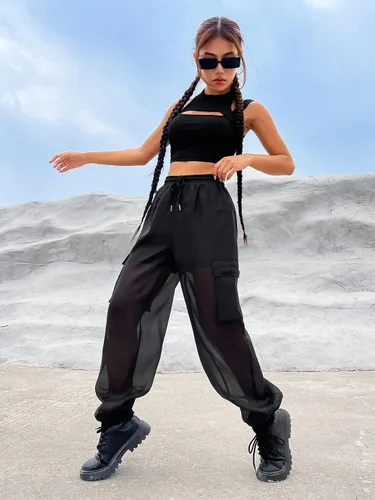 Vista 6 de OYOANGLE Pantalones cargo de malla transparente con cordón en la cintura y bolsillo con solapa para mujer