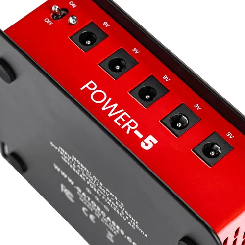 Vista 6 de Gator Estuche para Pedal de Efectos de Guitarra con Alimentación de 5 Salidas Aisladas: 5 x 9V CC @ 120mA Corriente de Salida Máxima: 600mA